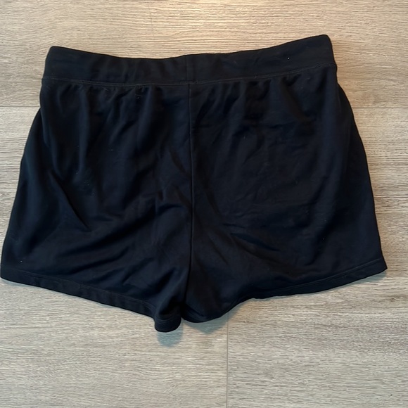 Sweat Shorts- L - Picture 6 of 7